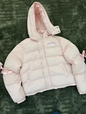 Light Pink Hooded Puffer Jacket with Cinnamoroll Graphic